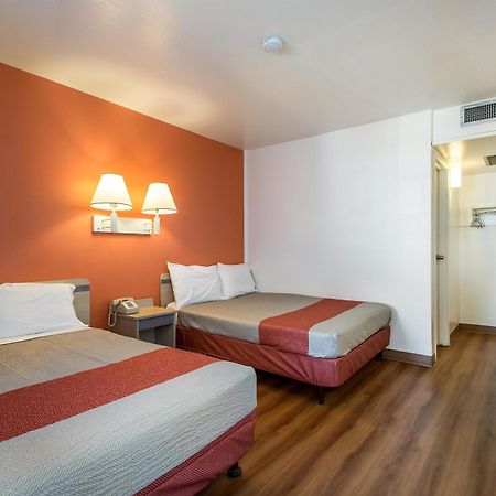 Motel 6 Wendover Εξωτερικό φωτογραφία