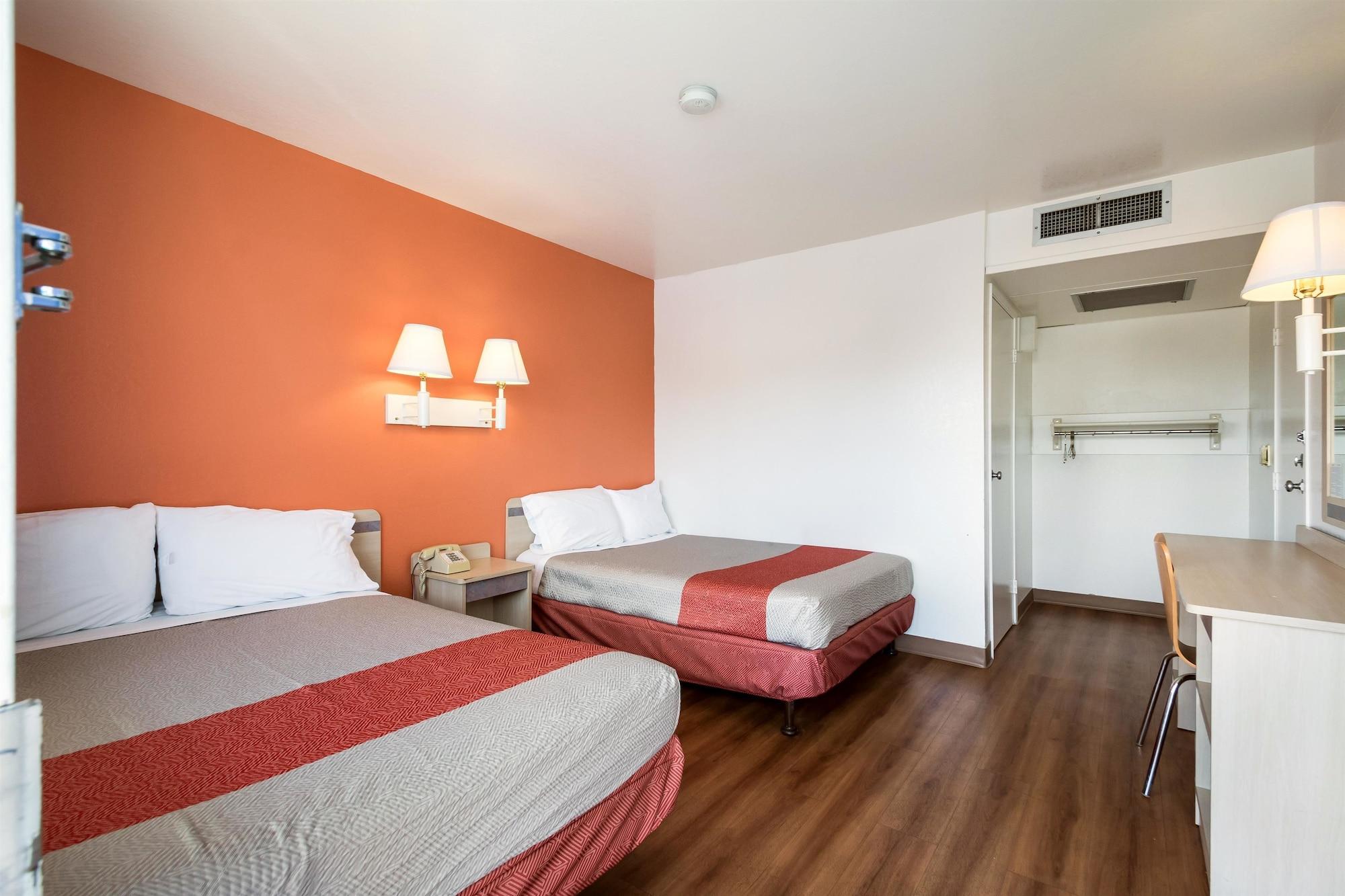 Motel 6 Wendover Εξωτερικό φωτογραφία